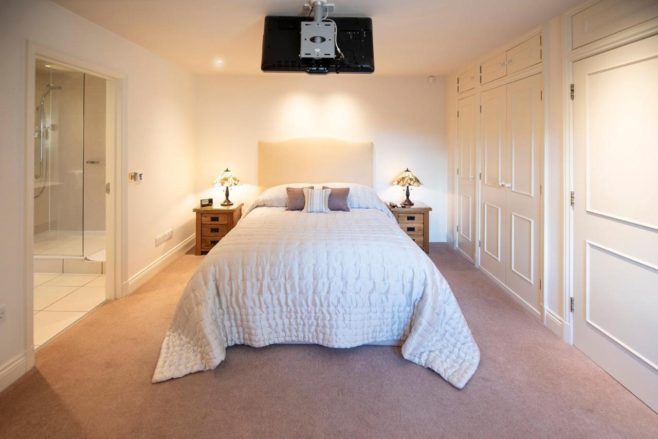 Bourton-on-the-Water Oberon River View Apartment מראה חיצוני תמונה