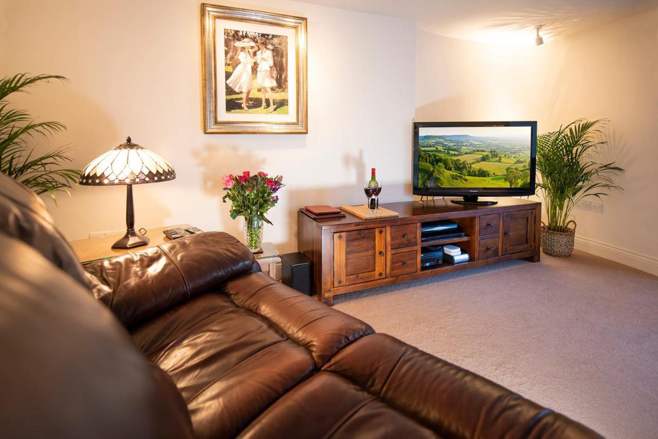 Bourton-on-the-Water Oberon River View Apartment מראה חיצוני תמונה