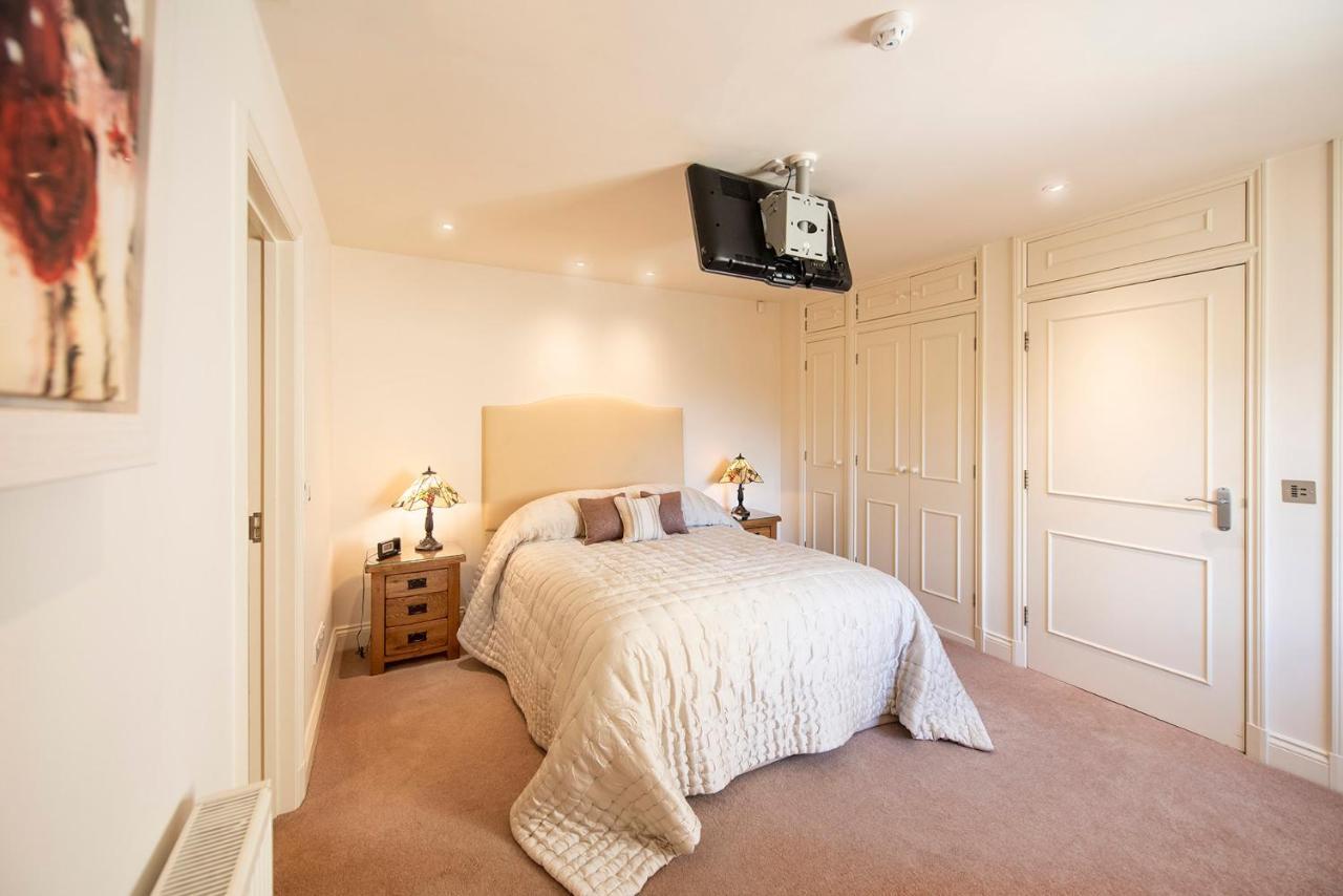 Bourton-on-the-Water Oberon River View Apartment מראה חיצוני תמונה